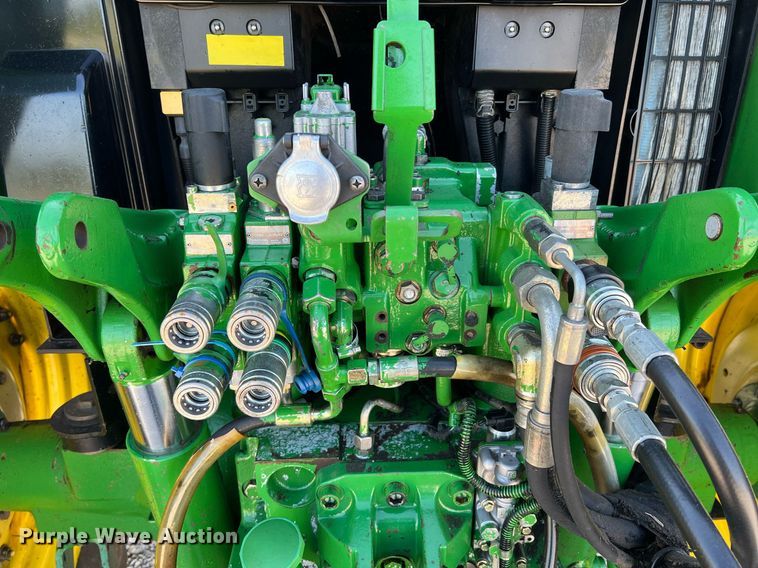 image for item II9116 2009 John Deere 7130  MFWD tractor