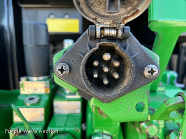 image for item II9116 2009 John Deere 7130  MFWD tractor