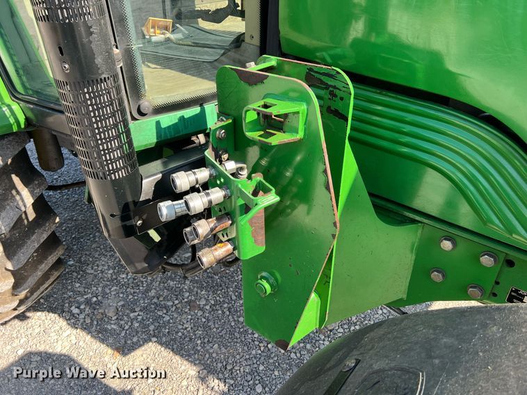 image for item II9116 2009 John Deere 7130  MFWD tractor