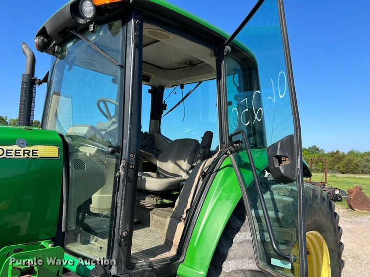 image for item II9116 2009 John Deere 7130  MFWD tractor