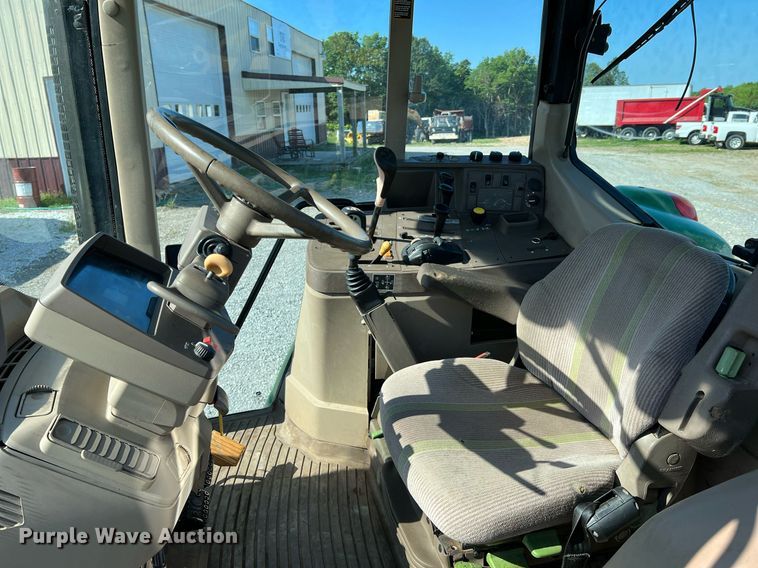 image for item II9116 2009 John Deere 7130  MFWD tractor