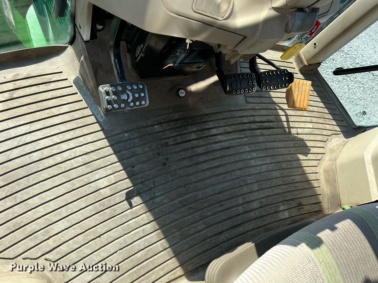 image for item II9116 2009 John Deere 7130  MFWD tractor