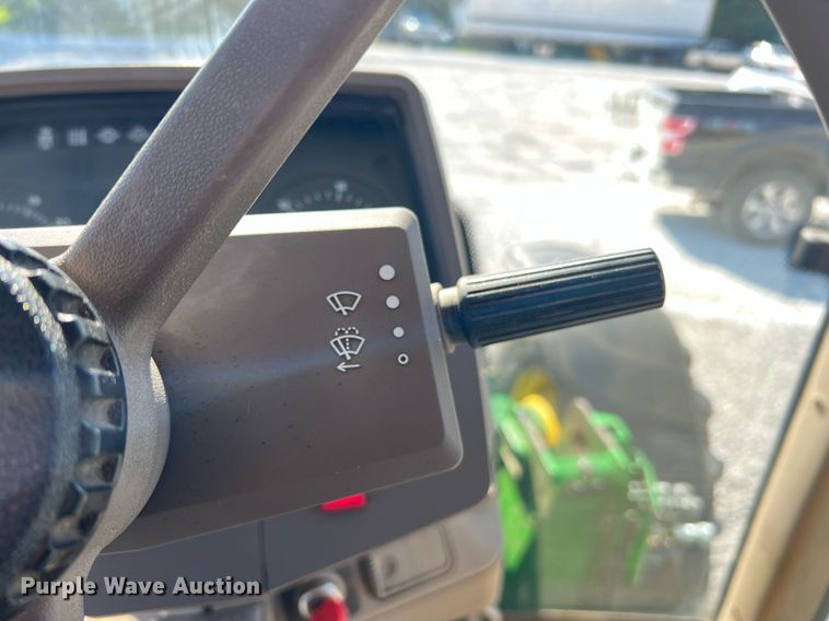 image for item II9116 2009 John Deere 7130  MFWD tractor