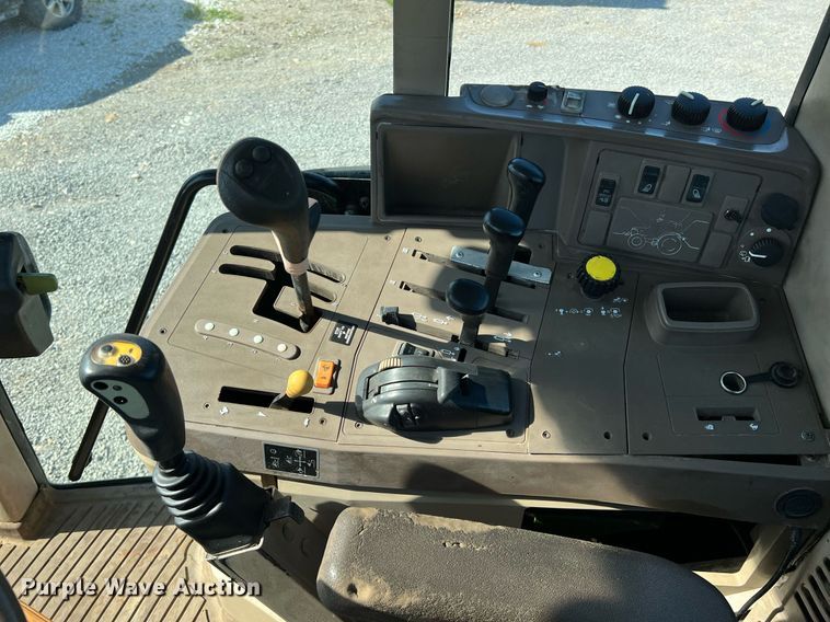 image for item II9116 2009 John Deere 7130  MFWD tractor