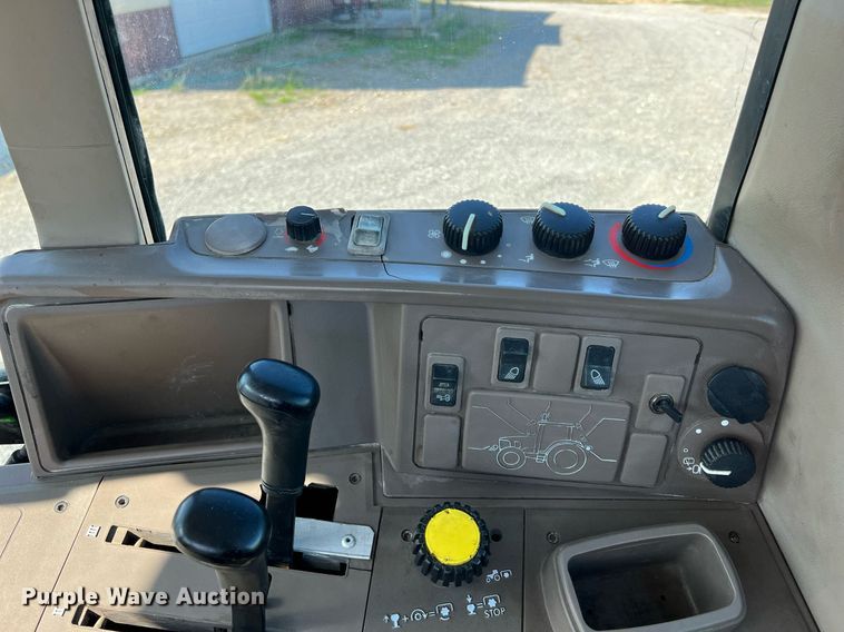 image for item II9116 2009 John Deere 7130  MFWD tractor