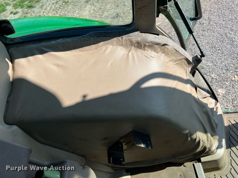 image for item II9116 2009 John Deere 7130  MFWD tractor