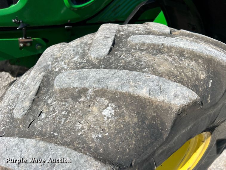 image for item II9116 2009 John Deere 7130  MFWD tractor