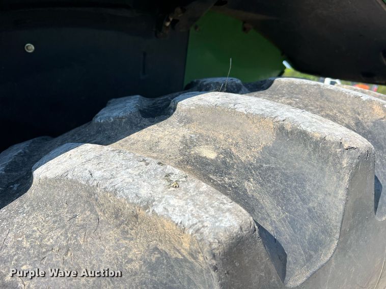 image for item II9116 2009 John Deere 7130  MFWD tractor