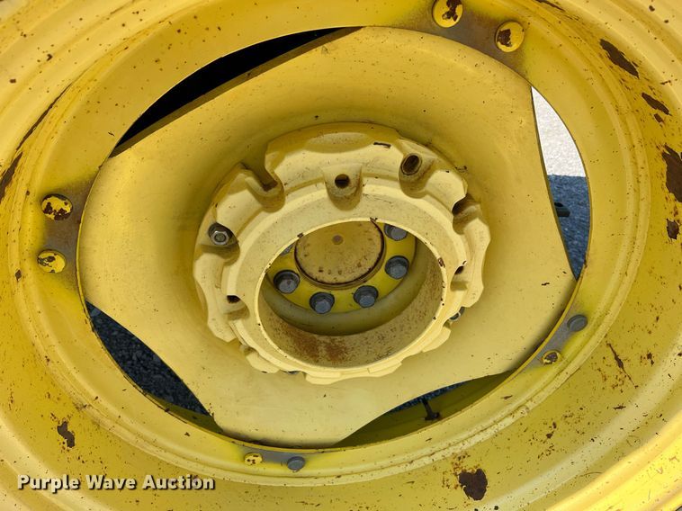 image for item II9116 2009 John Deere 7130  MFWD tractor