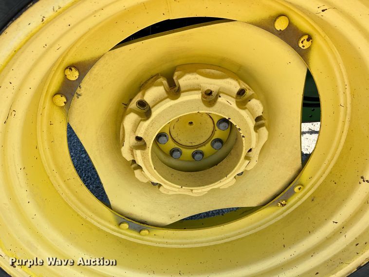 image for item II9116 2009 John Deere 7130  MFWD tractor