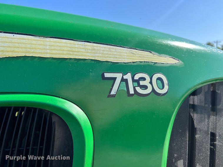 image for item II9116 2009 John Deere 7130  MFWD tractor