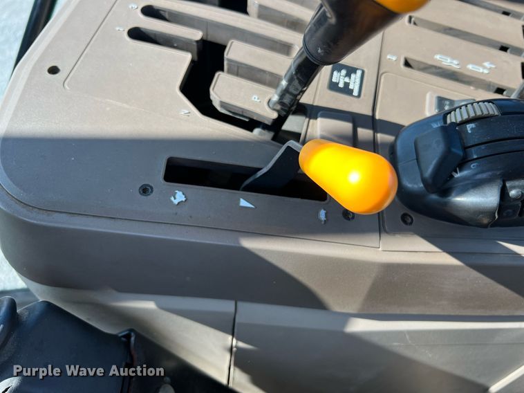 image for item II9117 2009 John Deere 6430  MFWD tractor