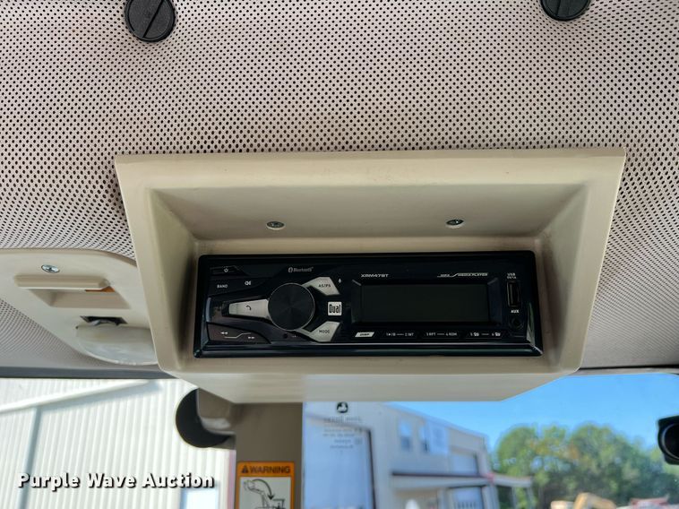 image for item II9117 2009 John Deere 6430  MFWD tractor