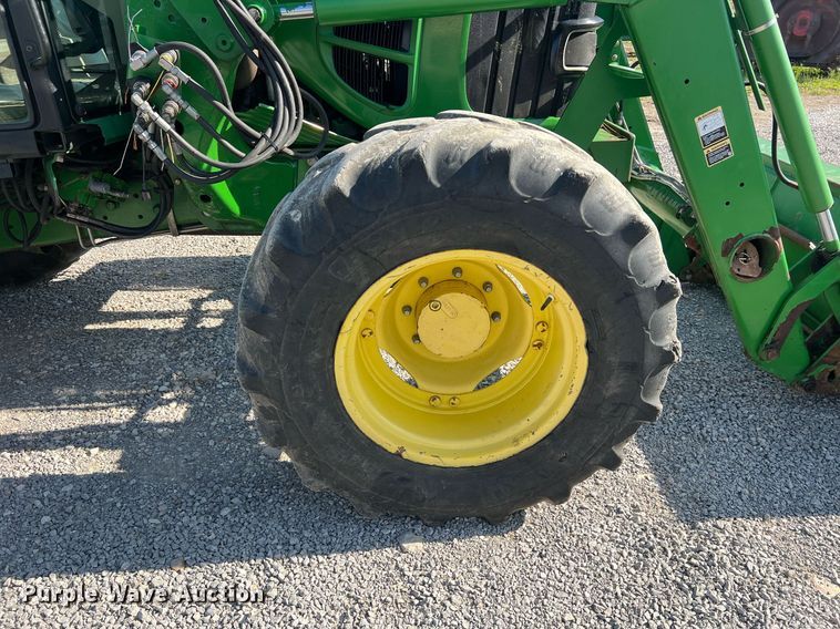 image for item II9117 2009 John Deere 6430  MFWD tractor