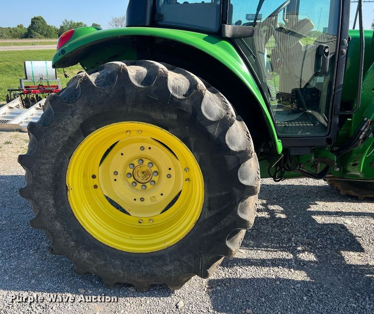 image for item II9117 2009 John Deere 6430  MFWD tractor