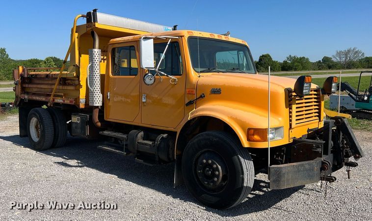 image for item II9118 2001 International 4900  dump truck