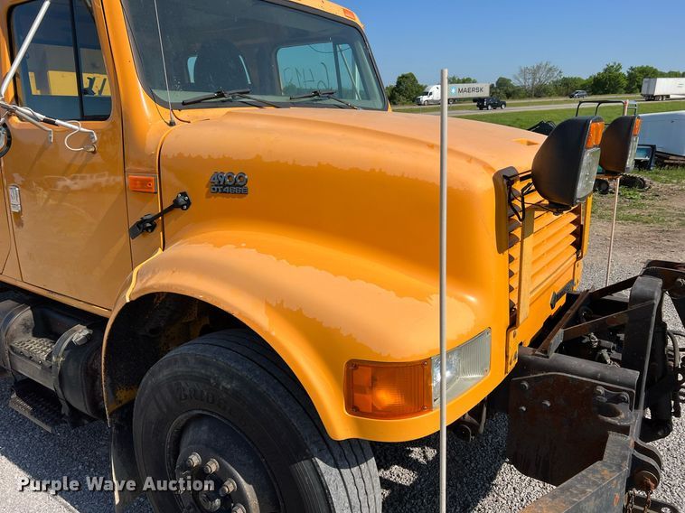 image for item II9118 2001 International 4900  dump truck