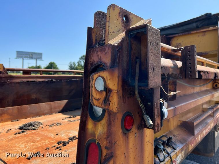 image for item II9118 2001 International 4900  dump truck