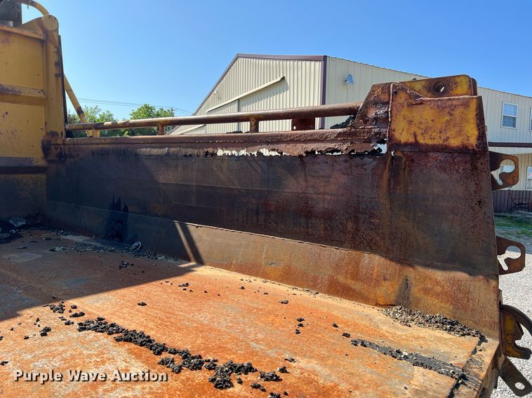 image for item II9118 2001 International 4900  dump truck