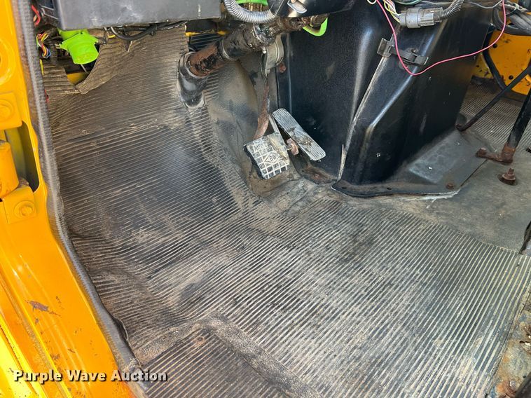 image for item II9118 2001 International 4900  dump truck