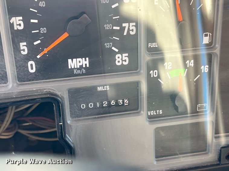 image for item II9118 2001 International 4900  dump truck