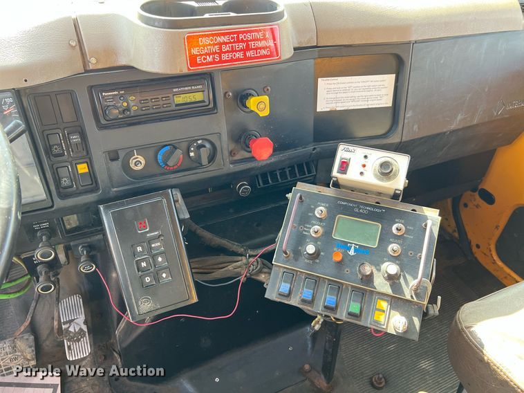 image for item II9118 2001 International 4900  dump truck