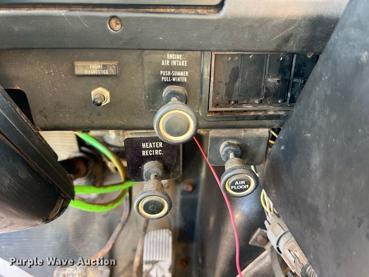 image for item II9118 2001 International 4900  dump truck