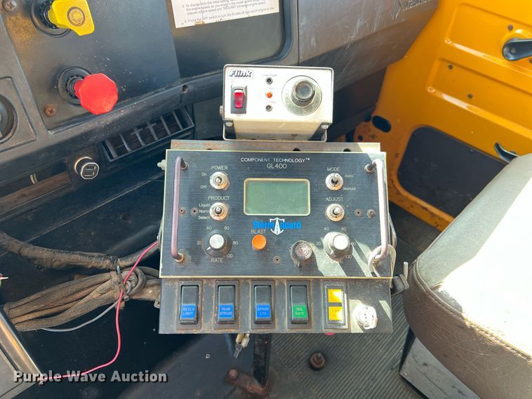 image for item II9118 2001 International 4900  dump truck