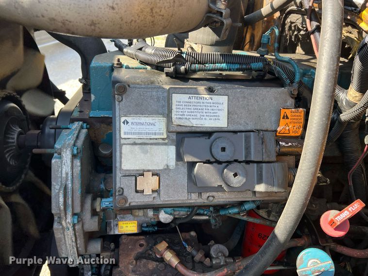 image for item II9118 2001 International 4900  dump truck