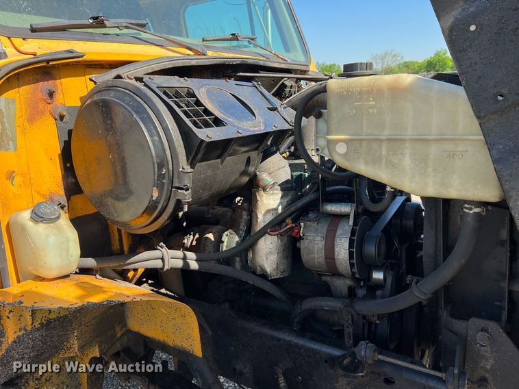 image for item II9118 2001 International 4900  dump truck