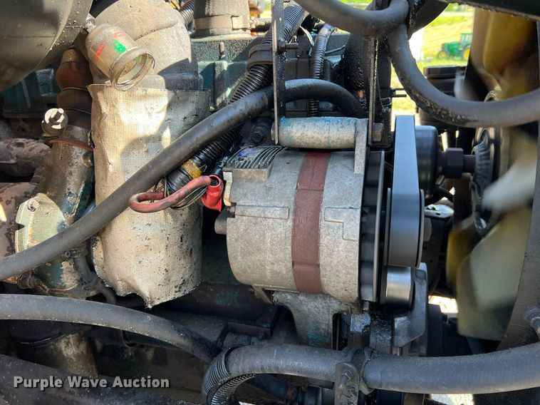 image for item II9118 2001 International 4900  dump truck