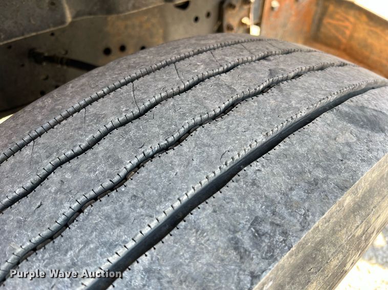 image for item II9118 2001 International 4900  dump truck