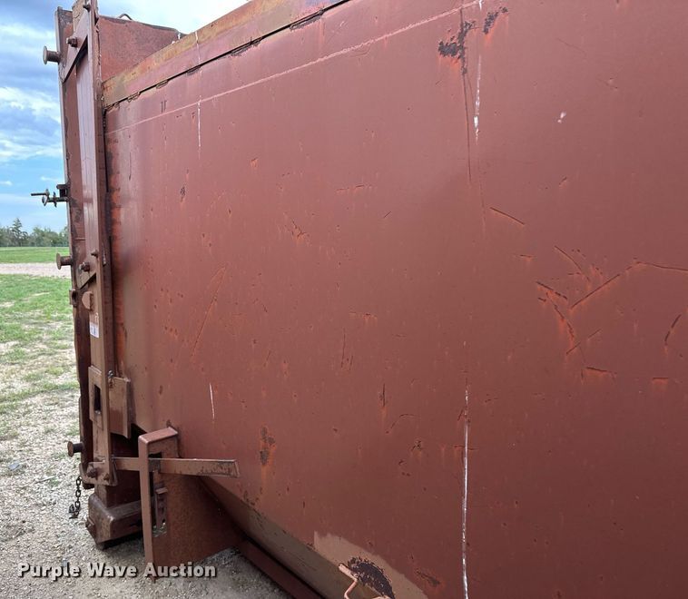 image for item JD9105 Roll-off dumpster