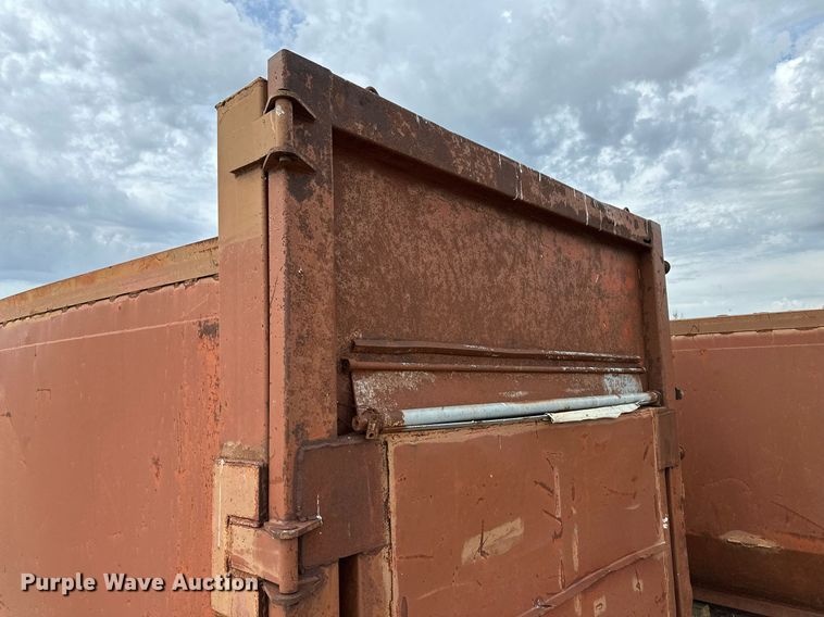 image for item JD9105 Roll-off dumpster