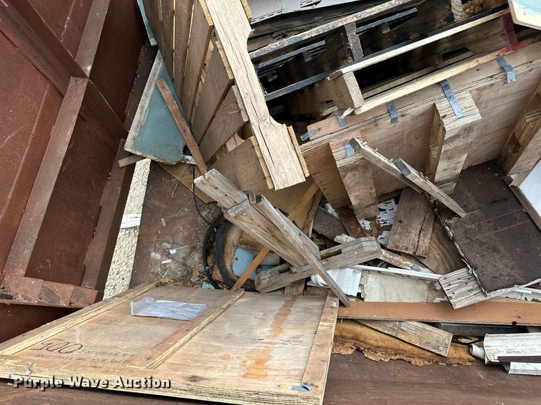 image for item JD9105 Roll-off dumpster