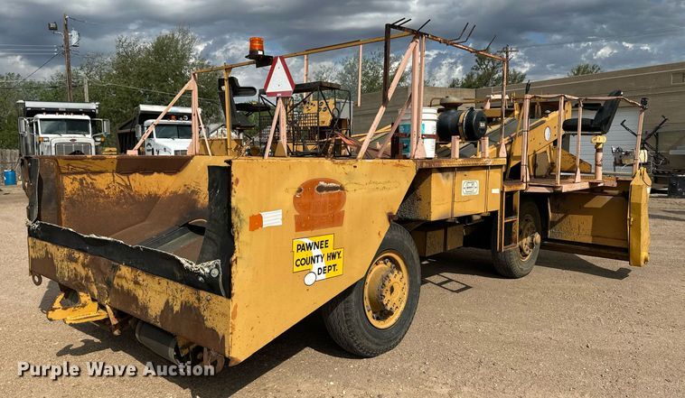 image for item JD9106 Flaherty K  chip spreader