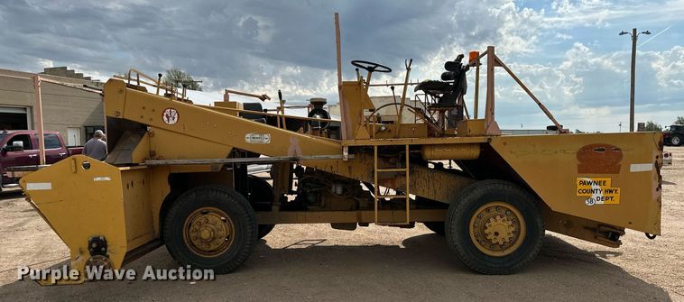 image for item JD9106 Flaherty K  chip spreader