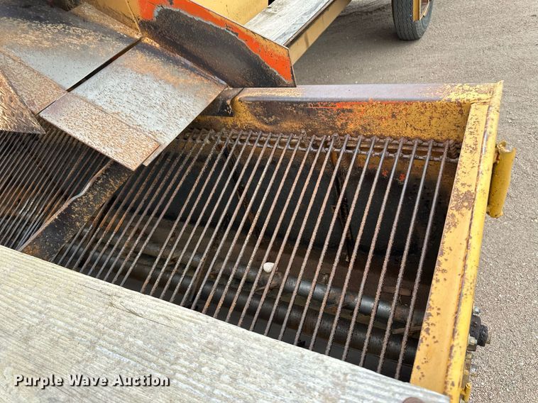 image for item JD9106 Flaherty K  chip spreader