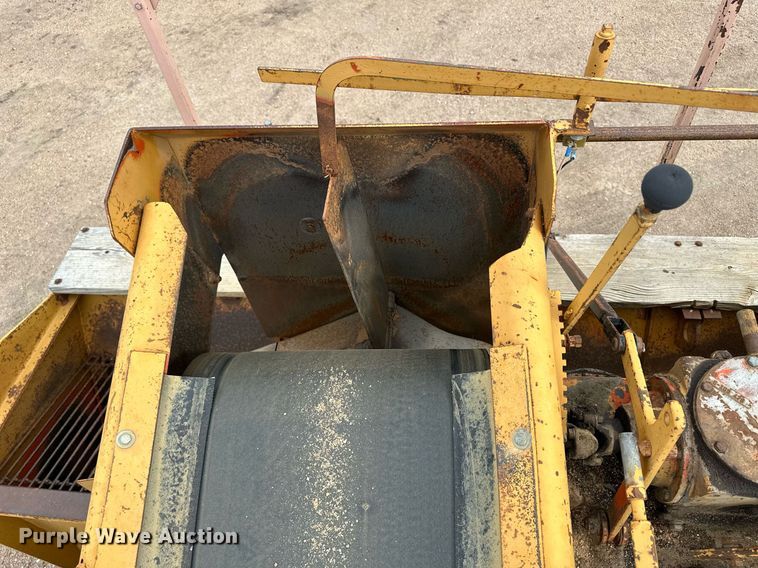 image for item JD9106 Flaherty K  chip spreader