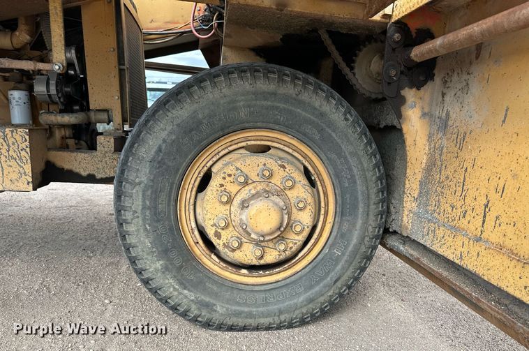 image for item JD9106 Flaherty K  chip spreader