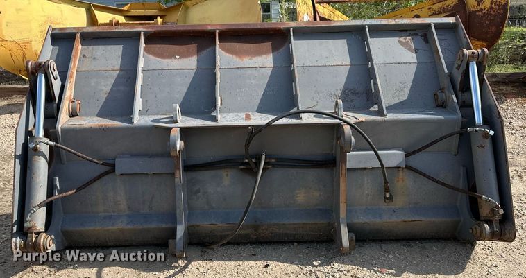 image for item JD9109 Dymax DMP-3.75  four-in-one bucket