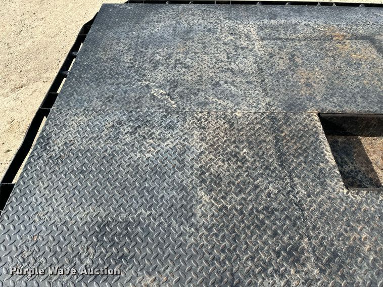 image for item JD9110 Flatbed