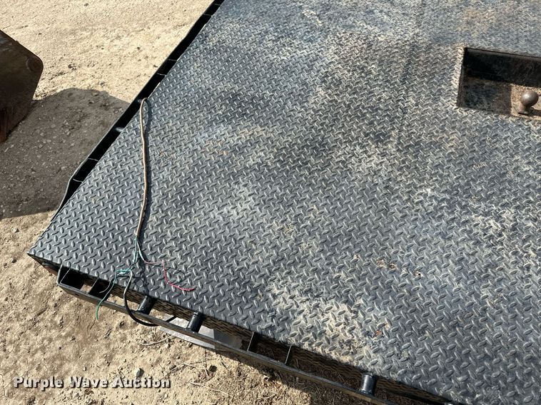 image for item JD9110 Flatbed