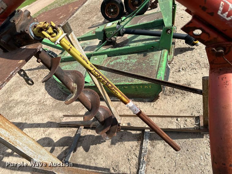 image for item JD9114 Three point auger