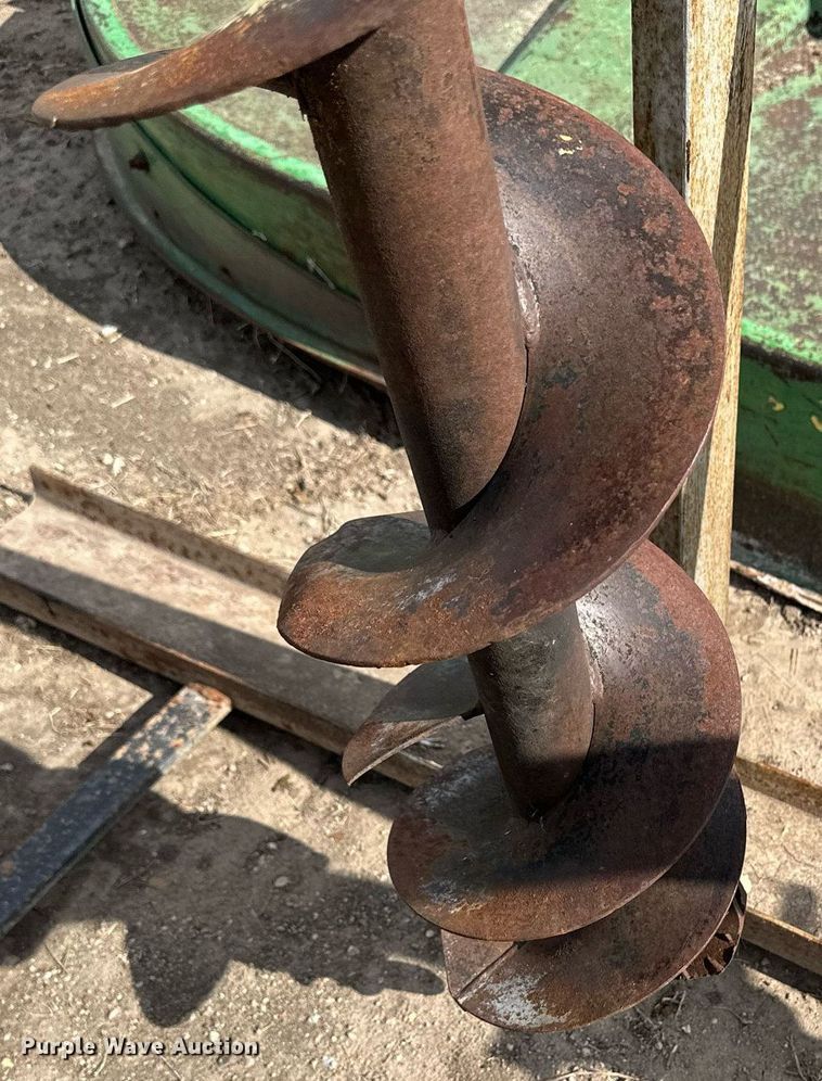 image for item JD9114 Three point auger
