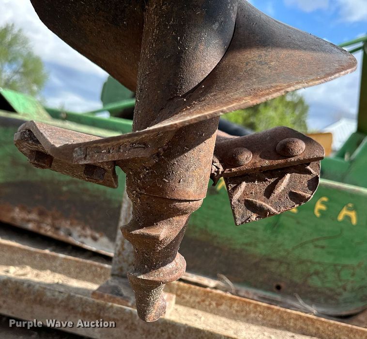 image for item JD9114 Three point auger