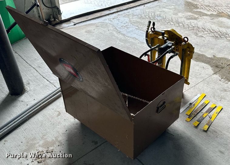 image for item KL9039 Wachs S6  guillotine saw