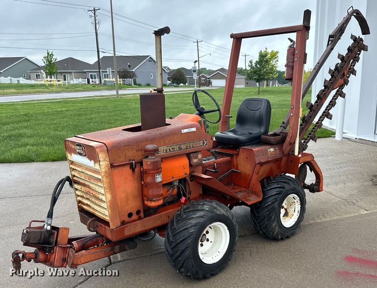 image for item KL9040 Ditch Witch 2300  trencher