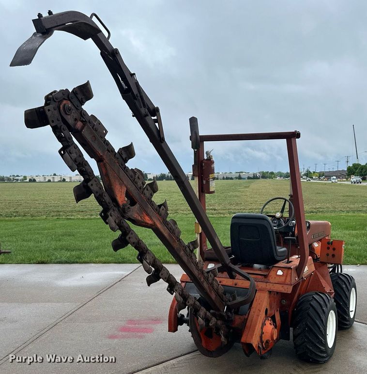 image for item KL9040 Ditch Witch 2300  trencher