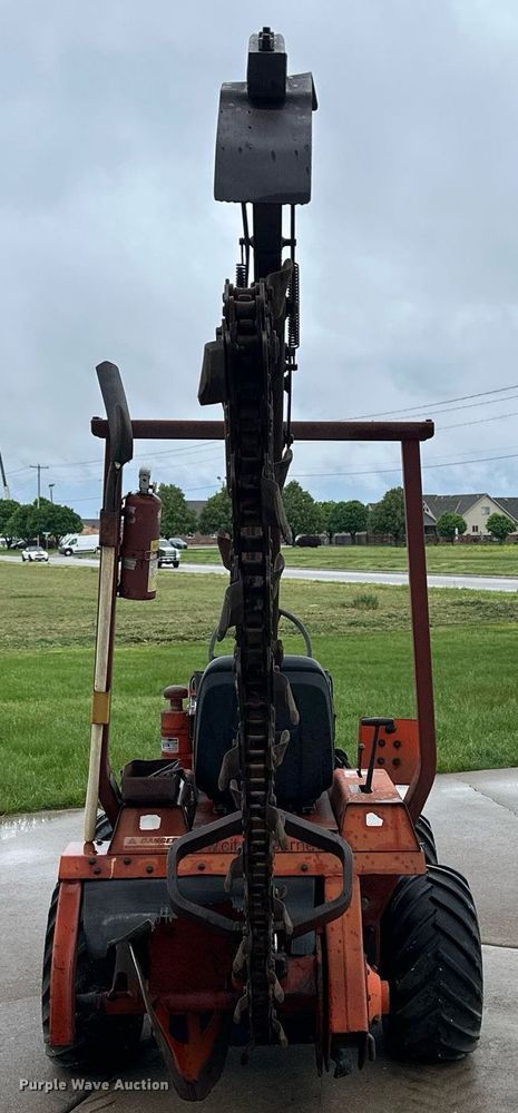 image for item KL9040 Ditch Witch 2300  trencher